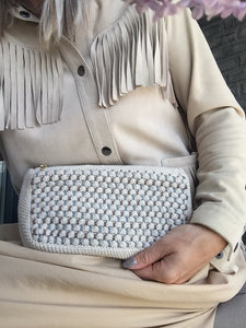 STRIKKET CLUTCH - MULTIFARVET - 22X11X5 CM (BEIGE/BRUN/BLÅ)