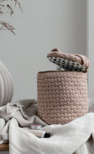 SAMPLE - STRIKKET TOILETTASKE - RUND - ROSE - 15X17CM