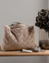 RETURNS - KNITTED TOILET BAG - TOTE - WIRON/ROSE - 30X22X11 CM