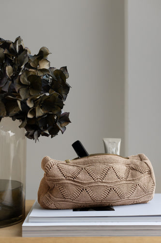 NY FARVE - STRIKKET CLUTCH -KHAKI- 22X11X5CM