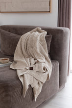 FOTOPRØVE - STRIKKET PLAID - SQUARE - BEIGE MELANGE - 140x160CM (1 STYK HAVES)