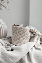 KNITTED TOILET BAG - ROUND - BEIGE - 15X17 CM - ROUND