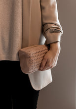 KNITTED CLUTCH - TOTE - IRON/ROSE - 22X11X5 CM