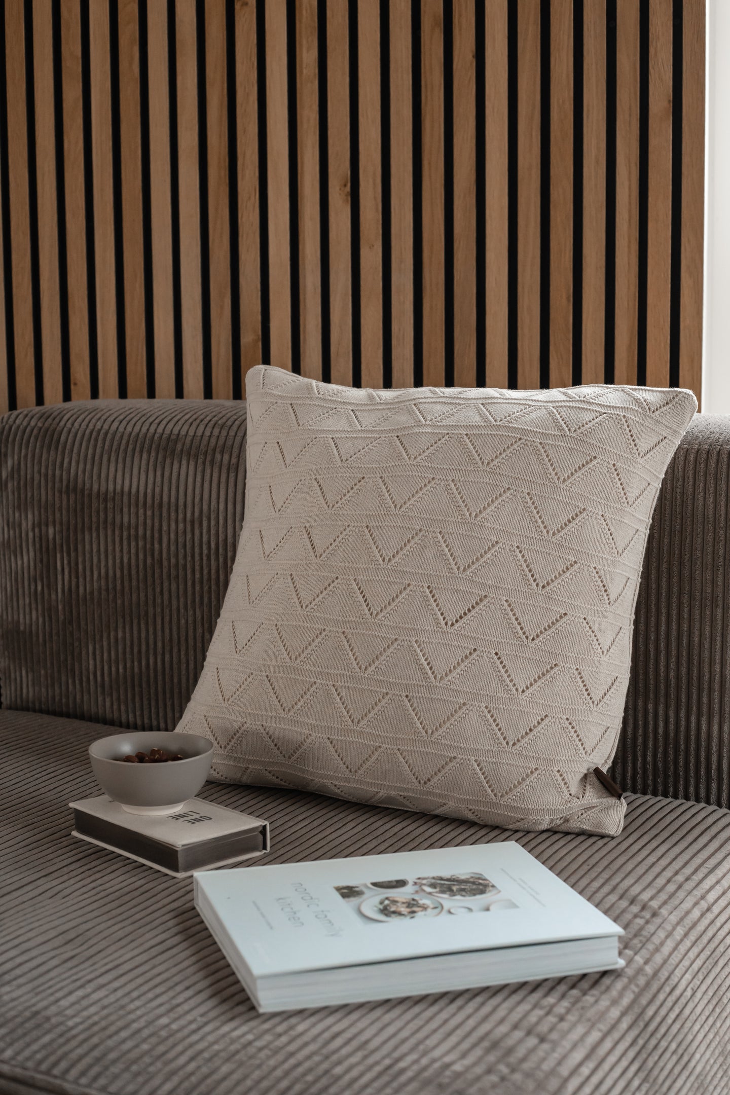 RETURN ITEM - KNITTED CUSHION 60X40CM - WITH GRAY MELANGE - LEATHER