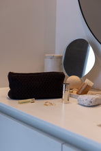 NYHED - STRIKKET CLUTCH - CHOCLATE - 22X11X5CM