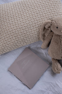 KNITTED CUSHION - SQUARE - BEIGE - 60x40 cm